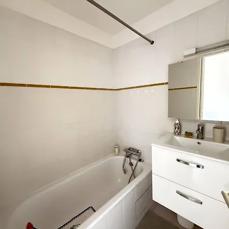 Apartment T2 Avec Jardin Prive, Calme - 4 Pers. - Fr-1-738-57