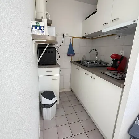 T2 Avec Jardin Prive, Calme - 4 Pers. - Fr-1-738-57 Apartment